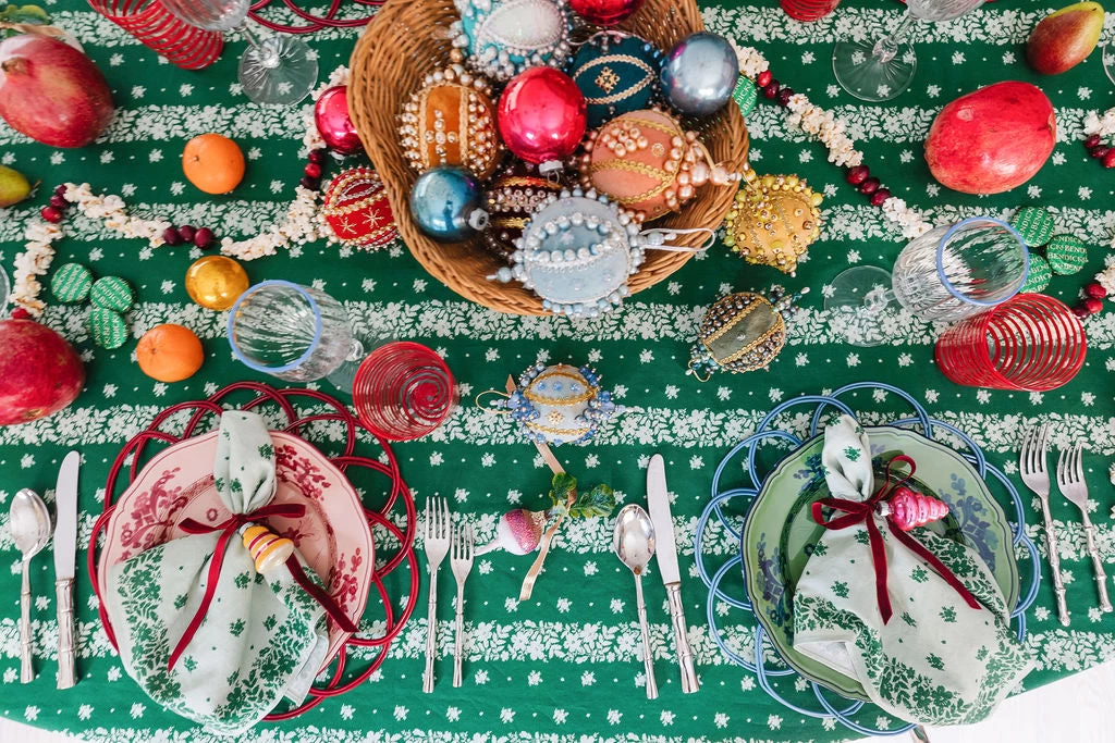 Only On The Avenue Holiday Ditsy Floral Napkin, Green 7 Only On The Avenue Holiday Ditsy Floral Napkin, Green - Image 5